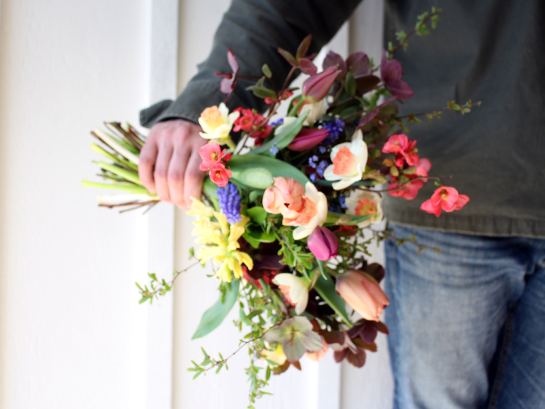 Spring bouquet with narcissus in a rainbow palette.